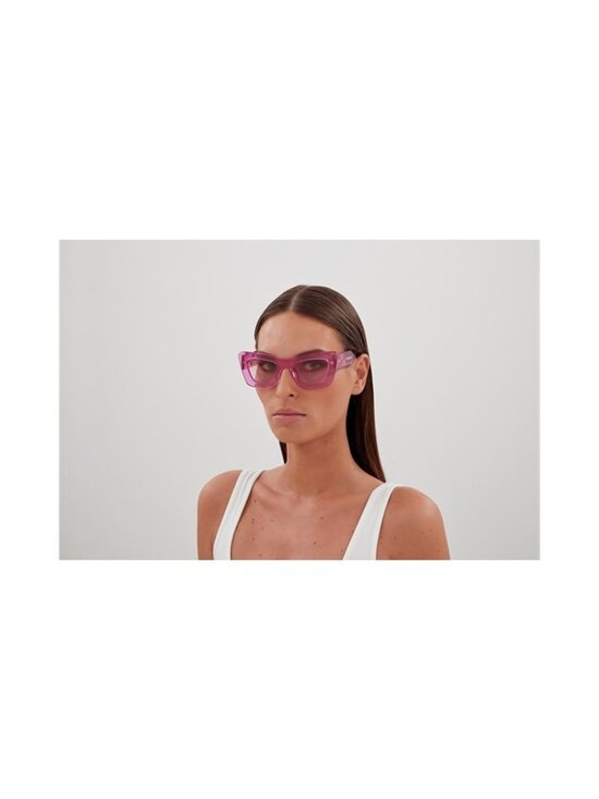 Gucci GG1552S 003 Women Sunglasses Magenta Frame, Orange to Violet Lenses main image 9